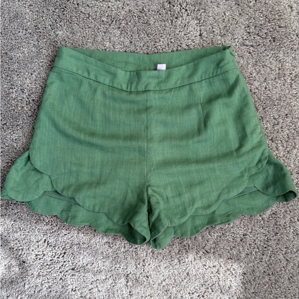 Francesca’s Linen Shorts in Olive Green Size Small